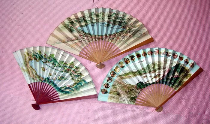 西湖風景画 扇子 大きな扇子 10寸8寸杭州西湖全景折扇风景区纪念留念扇子白居易唐诗忆江南